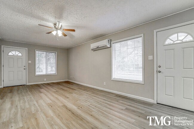 Foto del edificio - Cozy Pet Friendly Home with 2 bed and 1 ba...