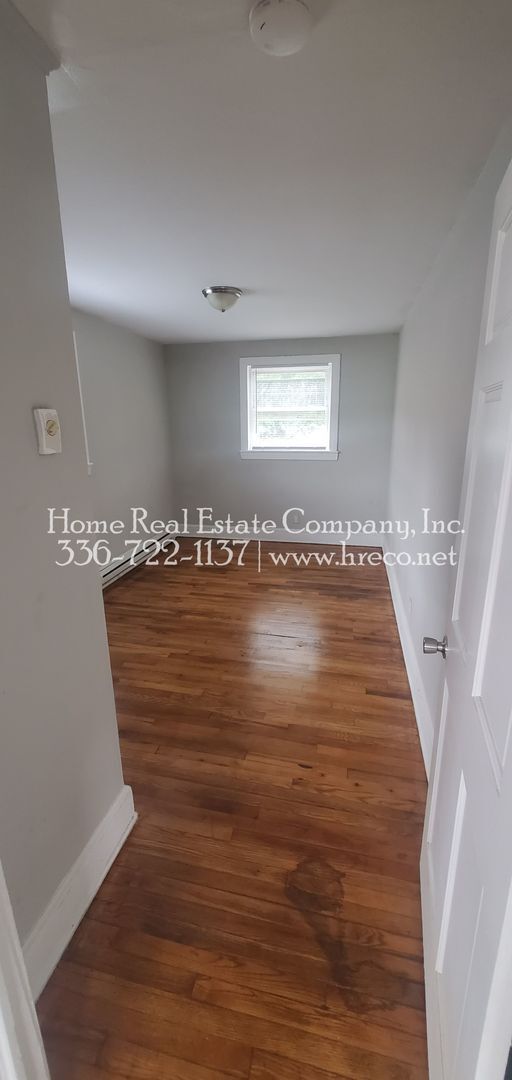 Foto del edificio - 1321 Cunningham St