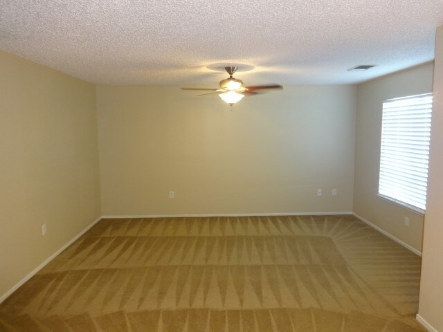 Foto del edificio - 555 Wiedmann Avenue