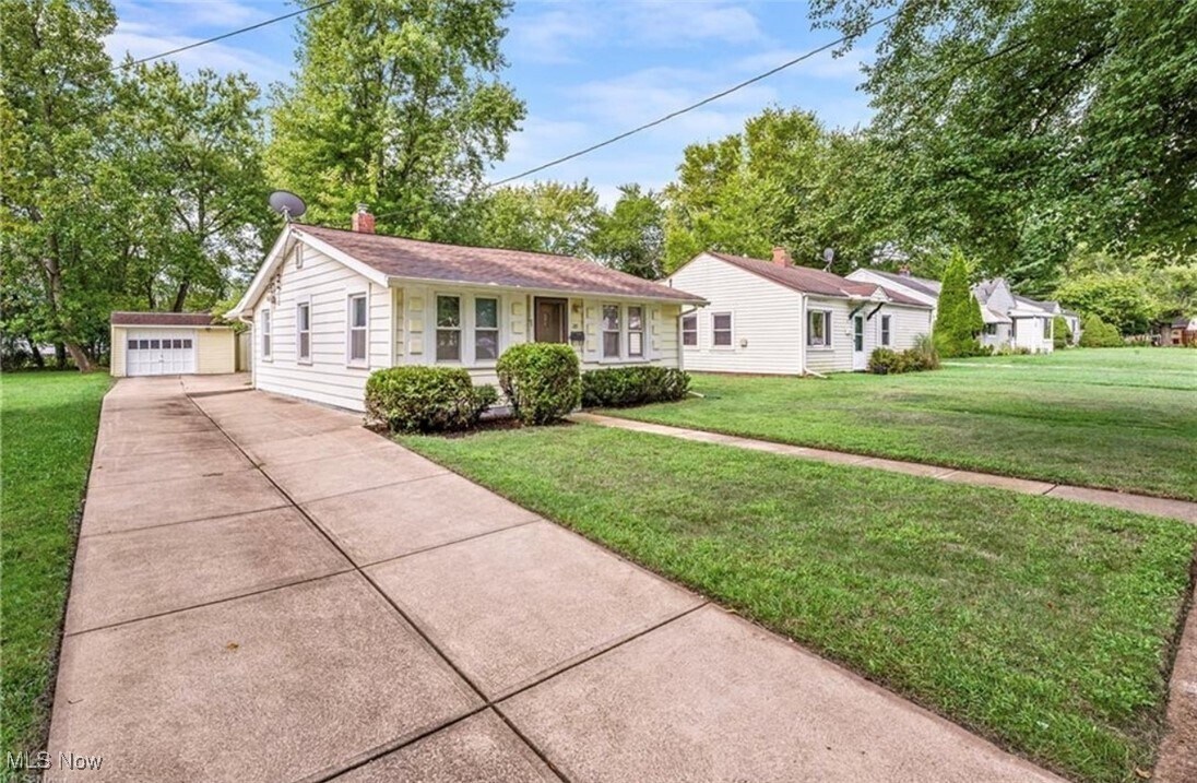 Foto del edificio - 28 Ledgewood Dr
