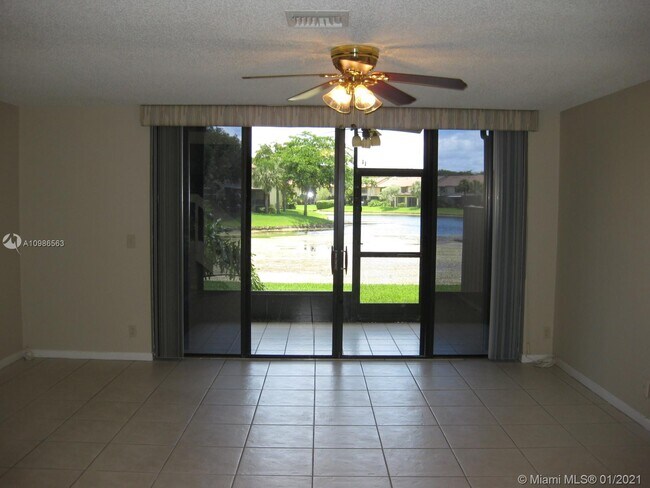 Building Photo - 3964 Cocoplum Cir
