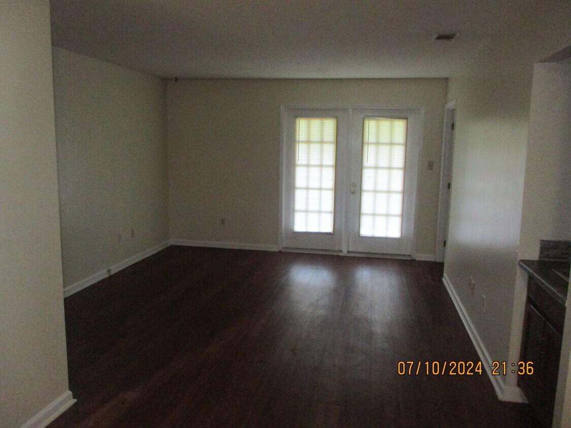 Foto principal - 2110 Lennox St