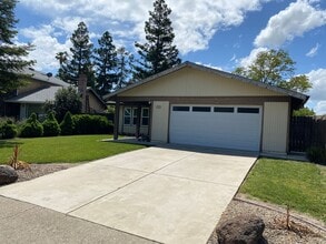 Building Photo - 2720 Summerfield Dr