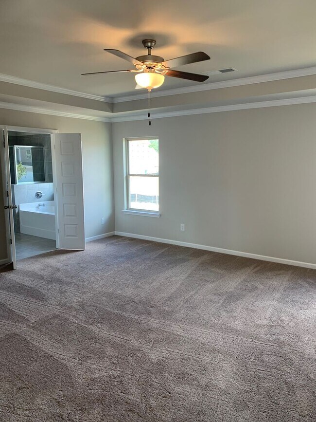 Building Photo - 4 Bedroom Home in Lithonia!