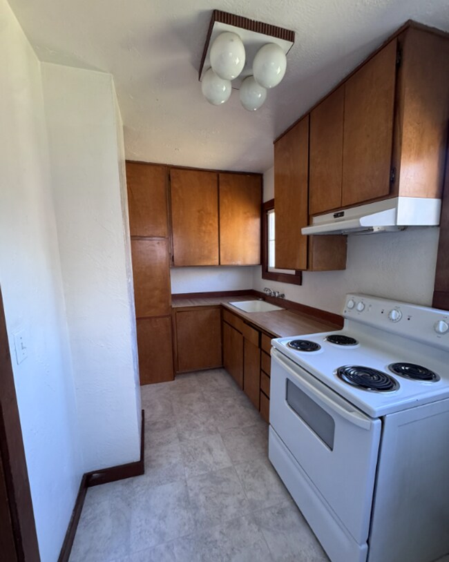 Foto del edificio - 876 1/2-1470 1/2 Lawrence St