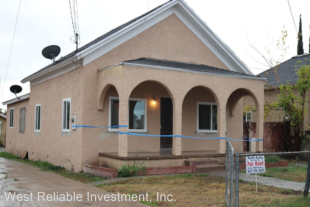 Primary Photo - 4 br, 1 bath House - 981 West 7Th St