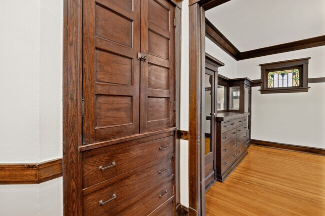 Foto del edificio - 5904 W Midway Park