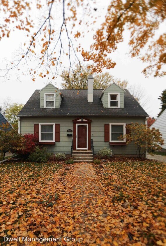 4 br, 2 bath House 1525 7 1/2 Avenue Nor... House Rental in