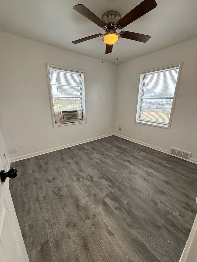 Foto del edificio - 9523-9525 Charlotte St