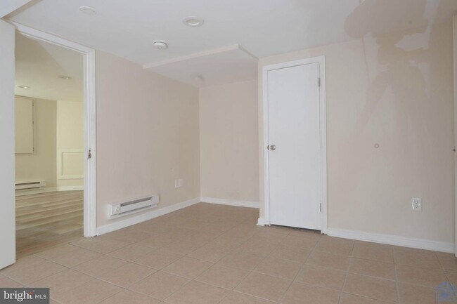 Foto del edificio - 4041 Wilkens Ave