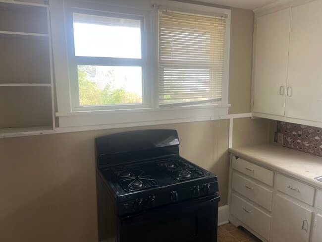 Building Photo - 1315 Nutwood St