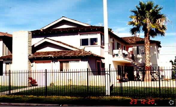 Building Photo - 22876-22888 Allies Pl