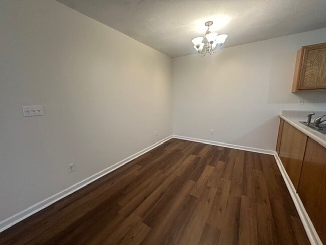 Foto del edificio - 1651 W Kole Dr