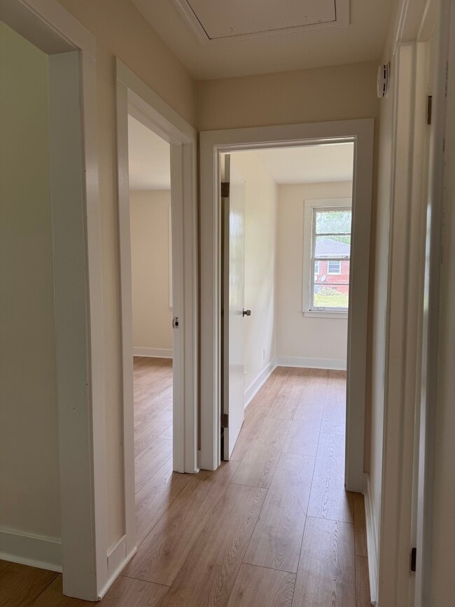 Pasillo - 4362 Cato Rd