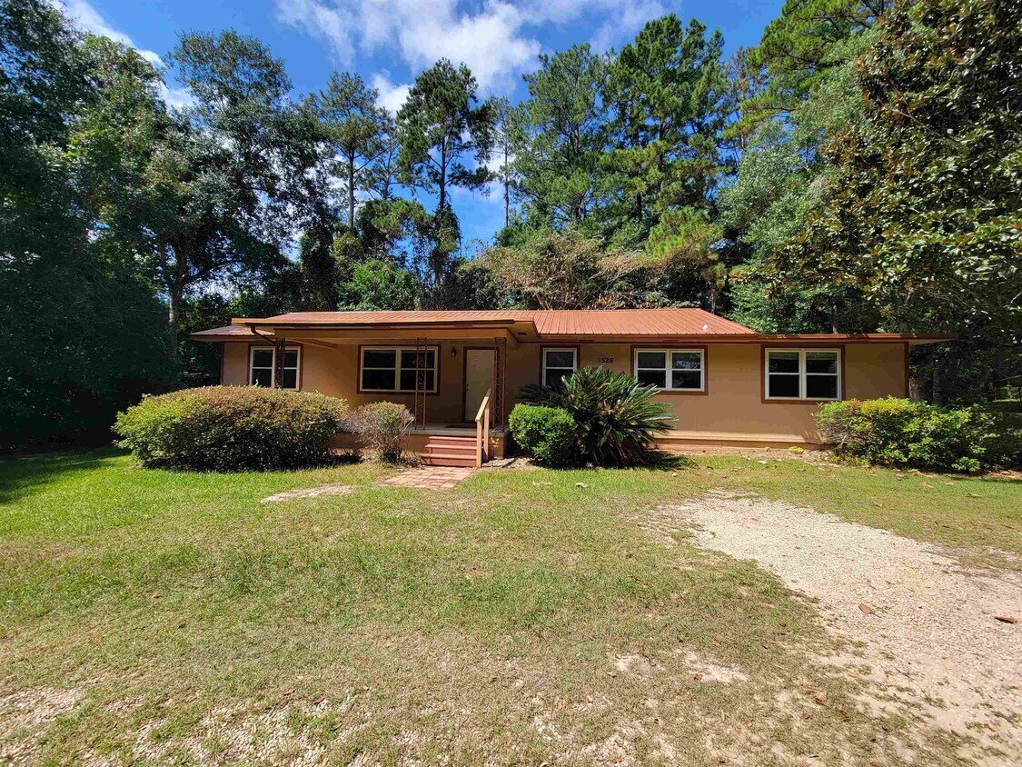 Primary Photo - 1526 Highland Dr