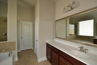 Building Photo - 16911 Lady Bird Lake Ct