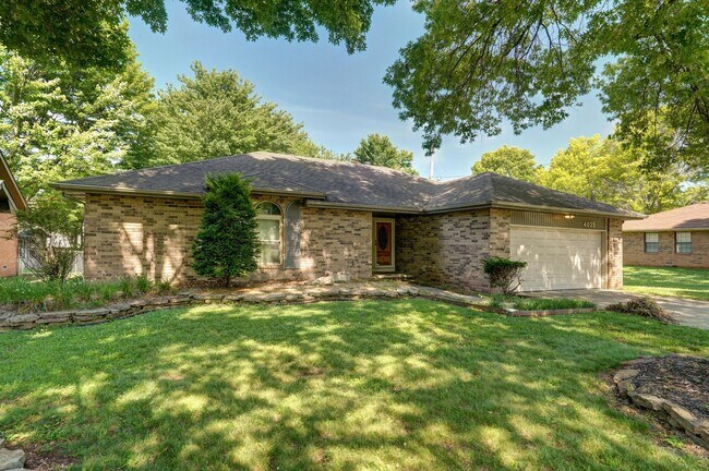 Foto del edificio - Charming 3 Bed | 2 Bath Home with Beautiful Outdoor Living