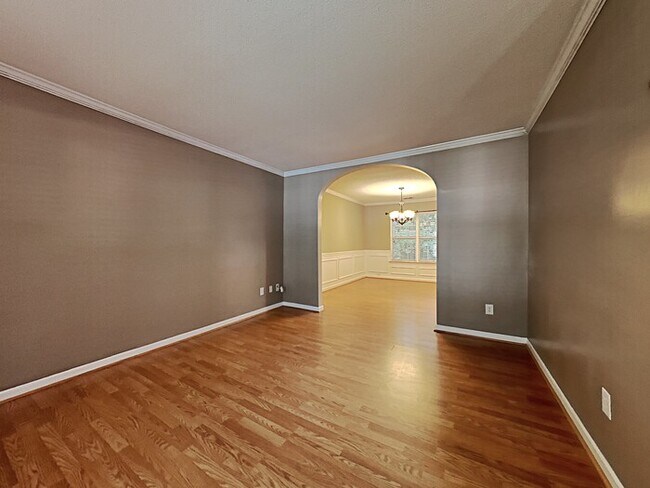 Building Photo - Beautiful Lull Water Cove Home.
