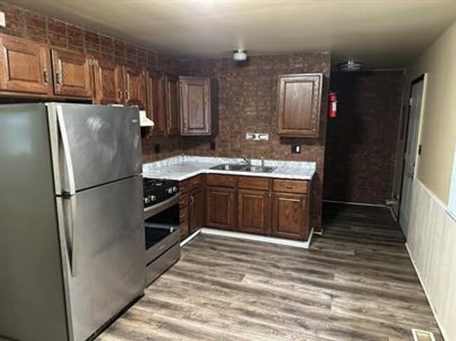 Building Photo - 1405 Holly Hill Dr