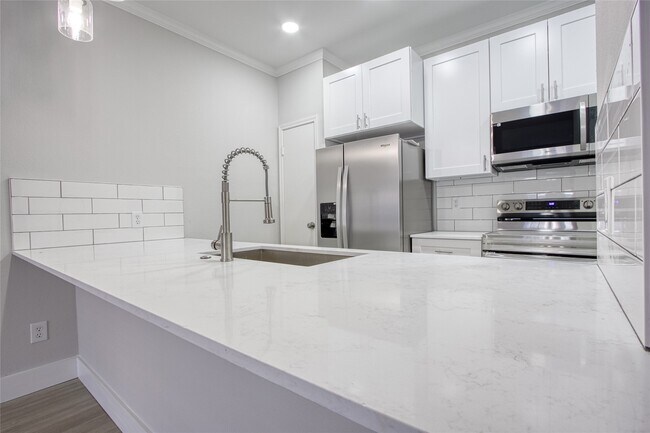 Foto del edificio - 324 Wilcrest Dr