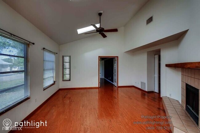 Foto del edificio - 2 br, 2 bath House - 4342 Sunniland St UNIT