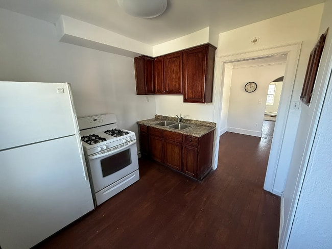 Foto del edificio - 22174 Cushing Ave