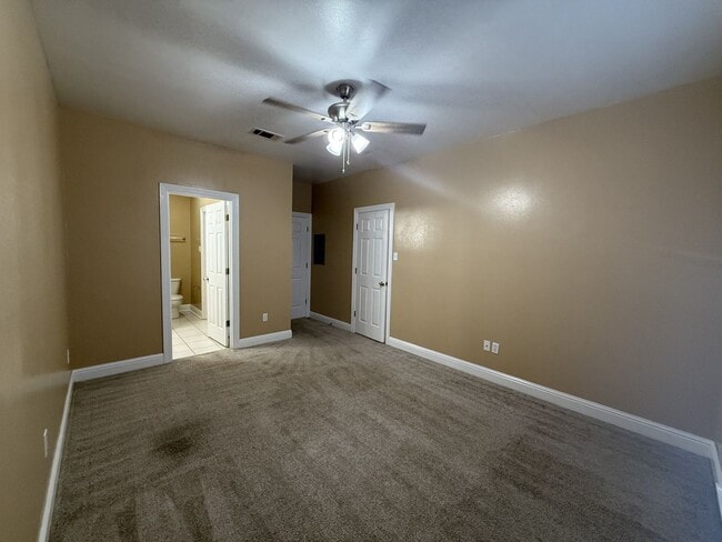 Foto del edificio - 2 bedroom/2 bath condo