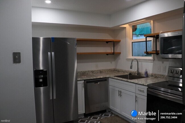 Foto del edificio - 2 br, 1 bath House - 905 Douglas Ave