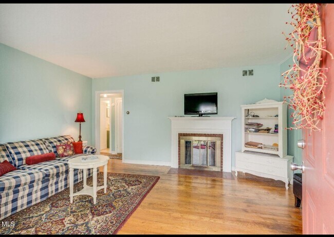 Foto del edificio - 2 bedroom  1 Bath Brick  home