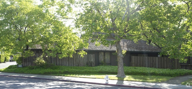 Building Photo - 1920 Camino Verde