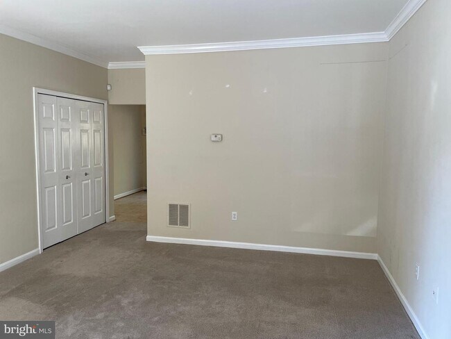 Building Photo - 7140 Westfield Ct