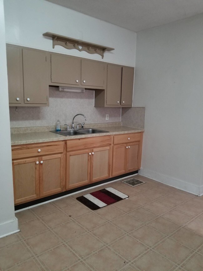 501 S Locust Ave Unit 501, Freeport, IL 61032 Apartment for Rent in