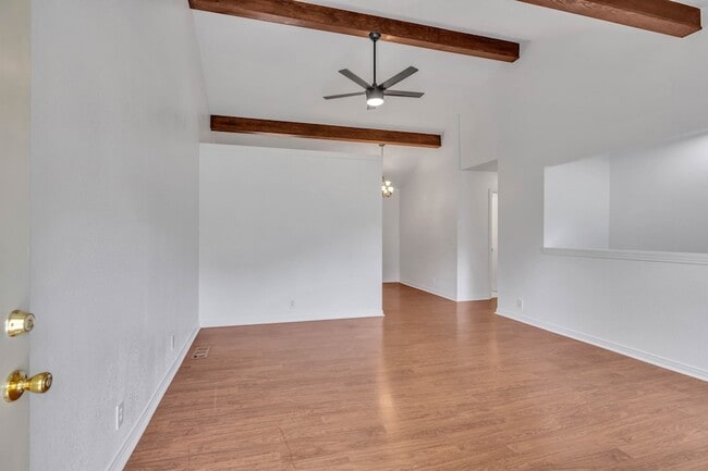 Foto del edificio - 108 Chiroc Rd