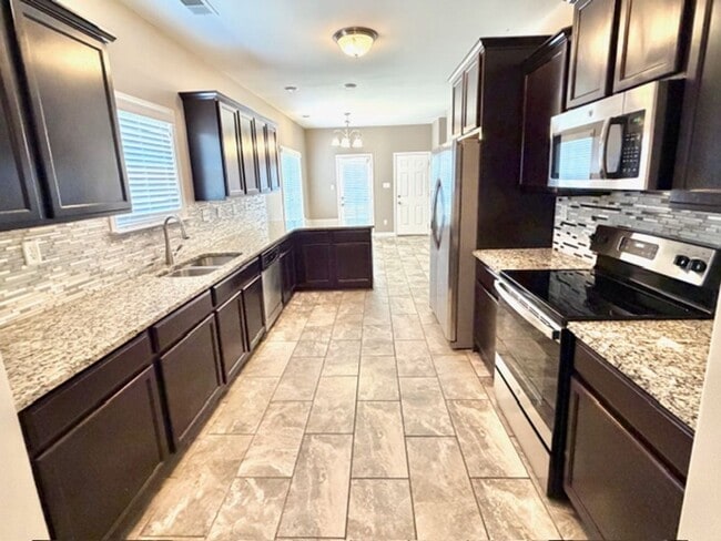 Foto del edificio - GlenlaurelWay7567