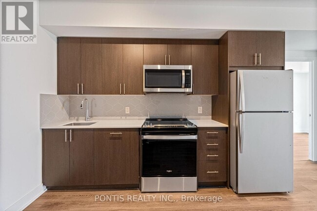 Photo du bâtiment - 2545-2545 Simcoe St N