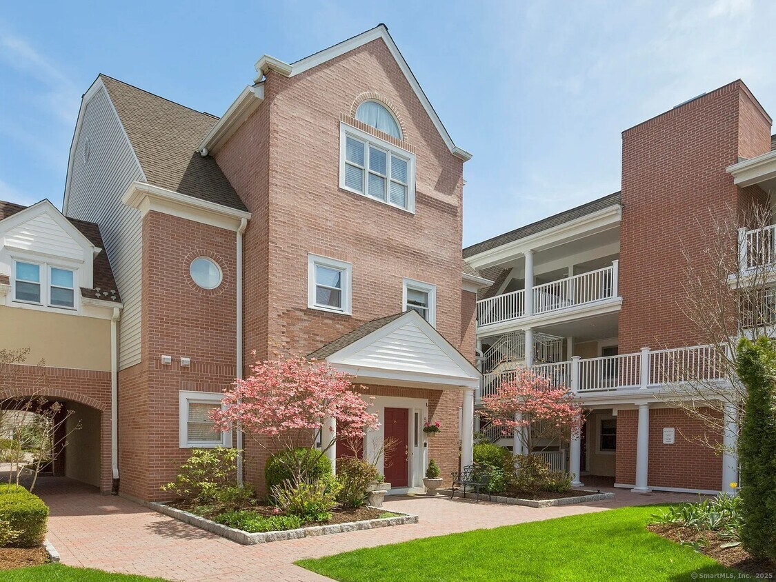 Foto principal - 51 Forest Ave