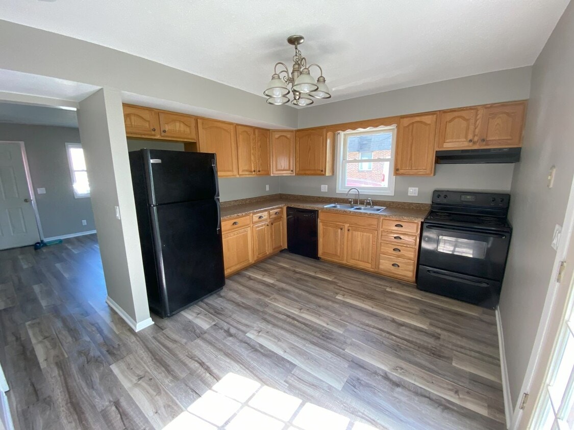 Foto principal - Rent $925; 2 Bed Duplex