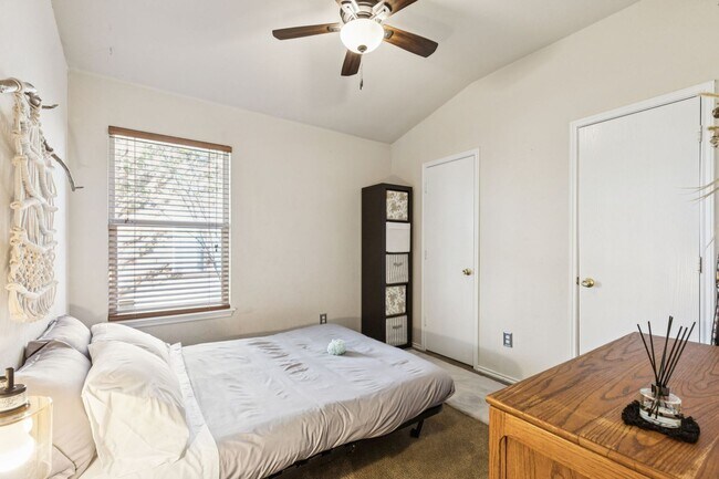 Foto del edificio - FLEXIBLE LEASE, STAY LONGER SAVE MORE!