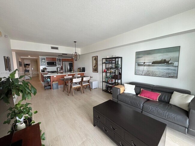 Foto del edificio - 185 SW 7th St