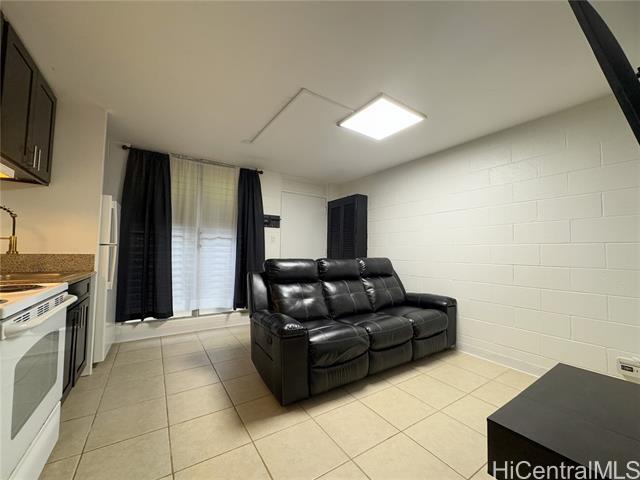 Primary Photo - 2140 10th Ave