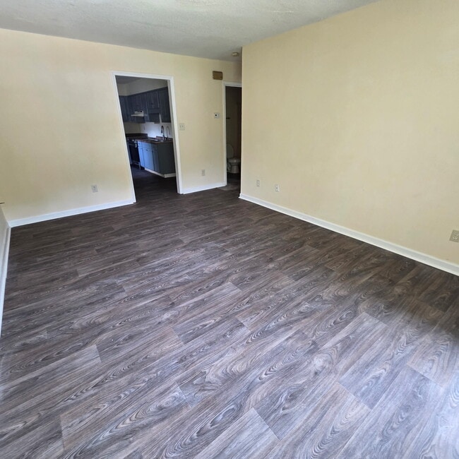 Building Photo - 1102 Pecan Plz