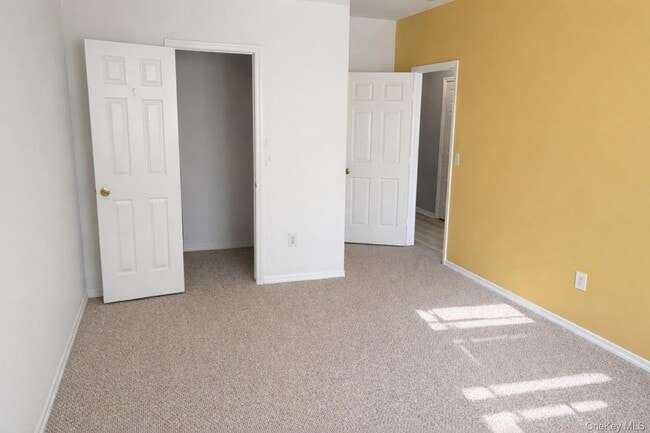 Building Photo - 39 Church St