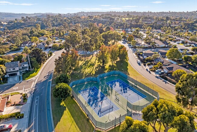 Foto del edificio - 2039 Village Wood Rd