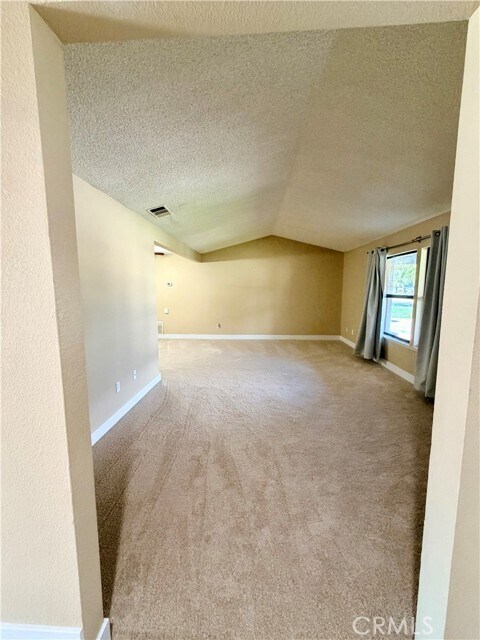 Foto del edificio - 15939 Tyrol Dr