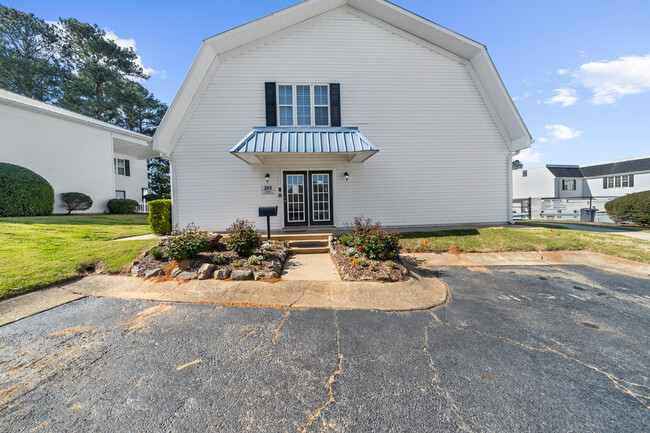 Building Photo - Country Club Townhomes