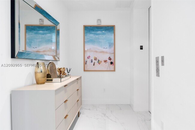 Building Photo - 16901 Collins Ave