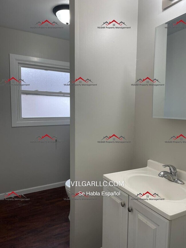 Building Photo - Large 3-bed, 1.5 bath house in Hammond (He...