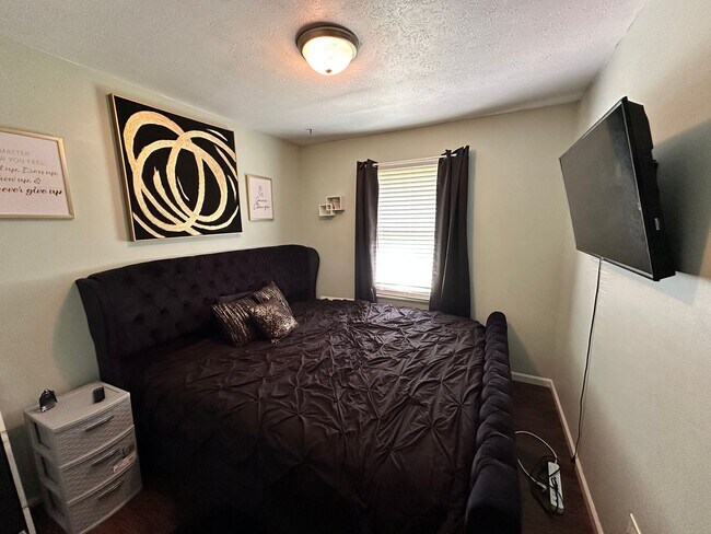Foto del edificio - 3 bedroom, 2 Full Bathroom Single Family H...