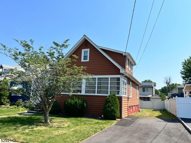 Foto del edificio - 14 Chatham Pl