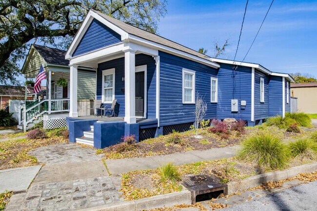 Building Photo - 215 S Scott St